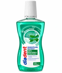 Diadent Antibakteriální ústní voda s mátovou příchutí (500 ml)